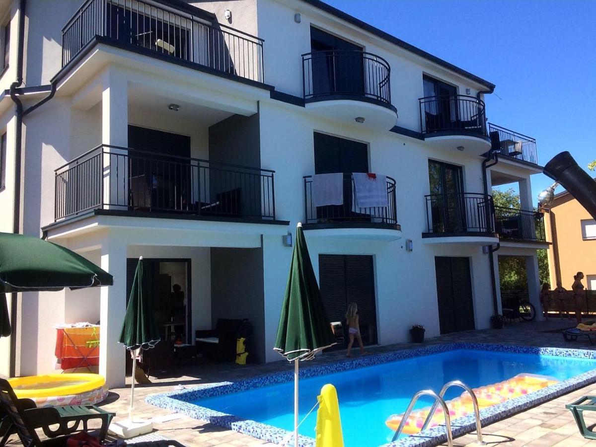 Apartmani Zaric Malinska Buitenkant foto