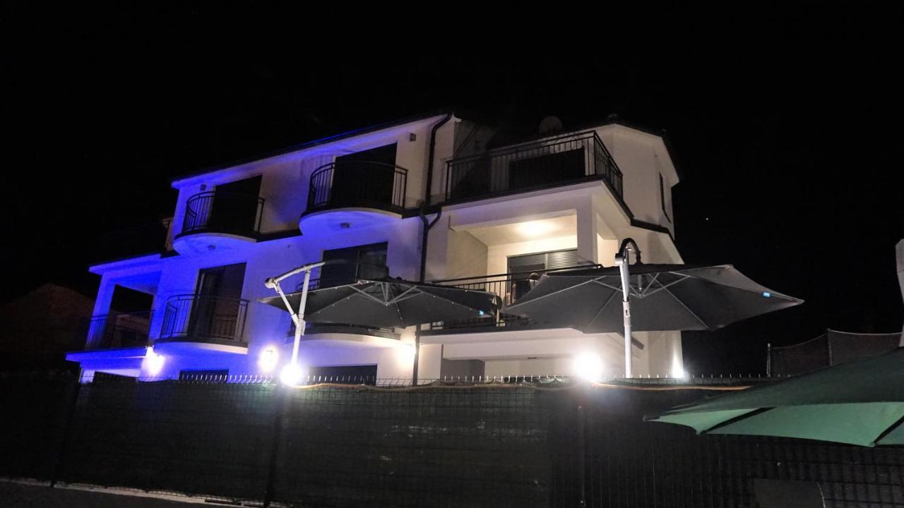 Apartmani Zaric Malinska Buitenkant foto