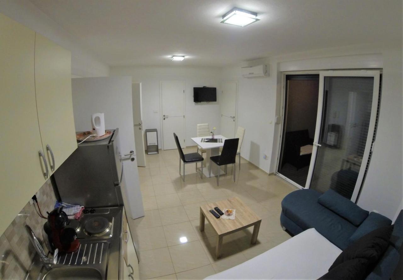 Apartmani Zaric Malinska Buitenkant foto