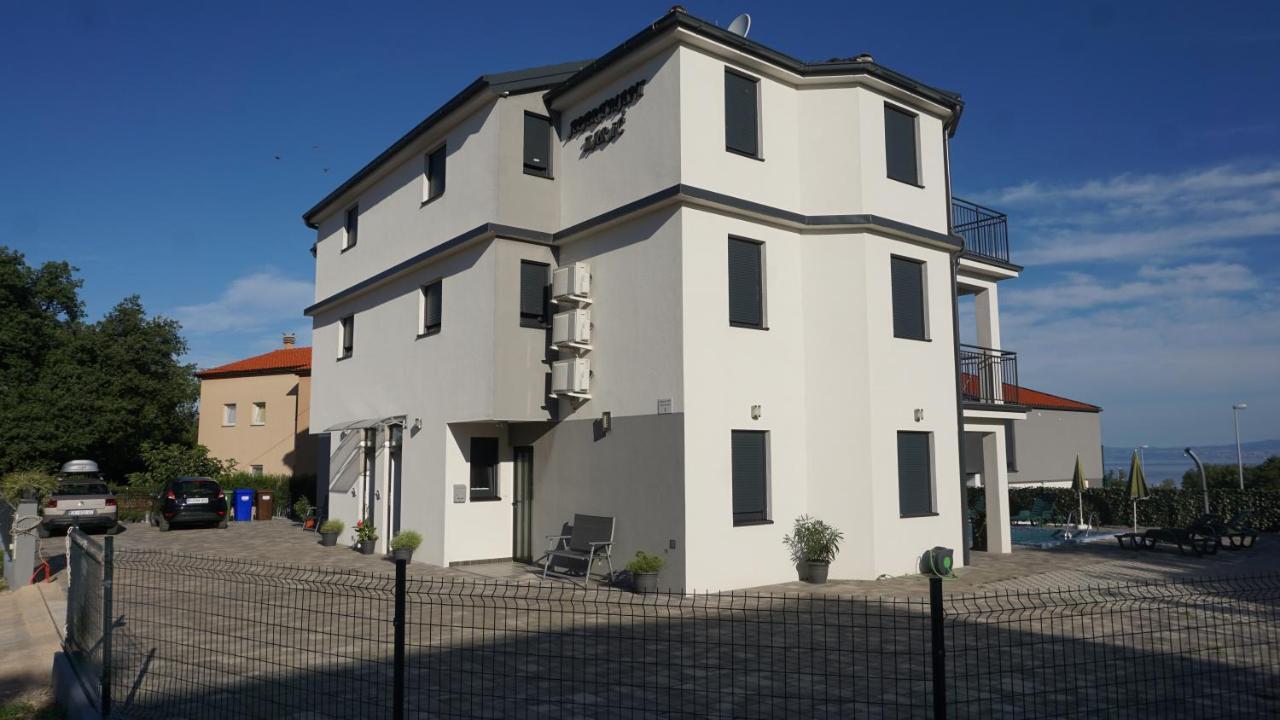 Apartmani Zaric Malinska Buitenkant foto