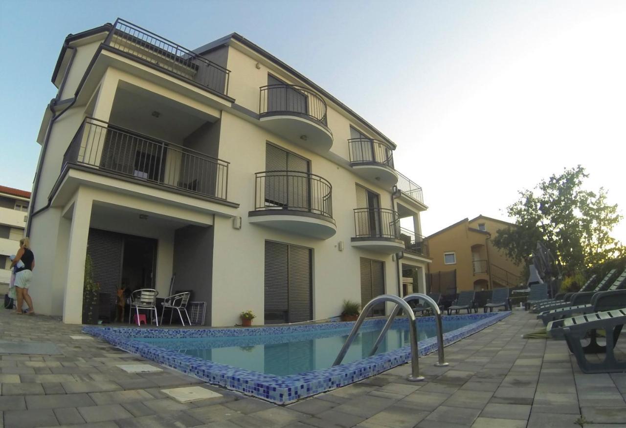 Apartmani Zaric Malinska Buitenkant foto