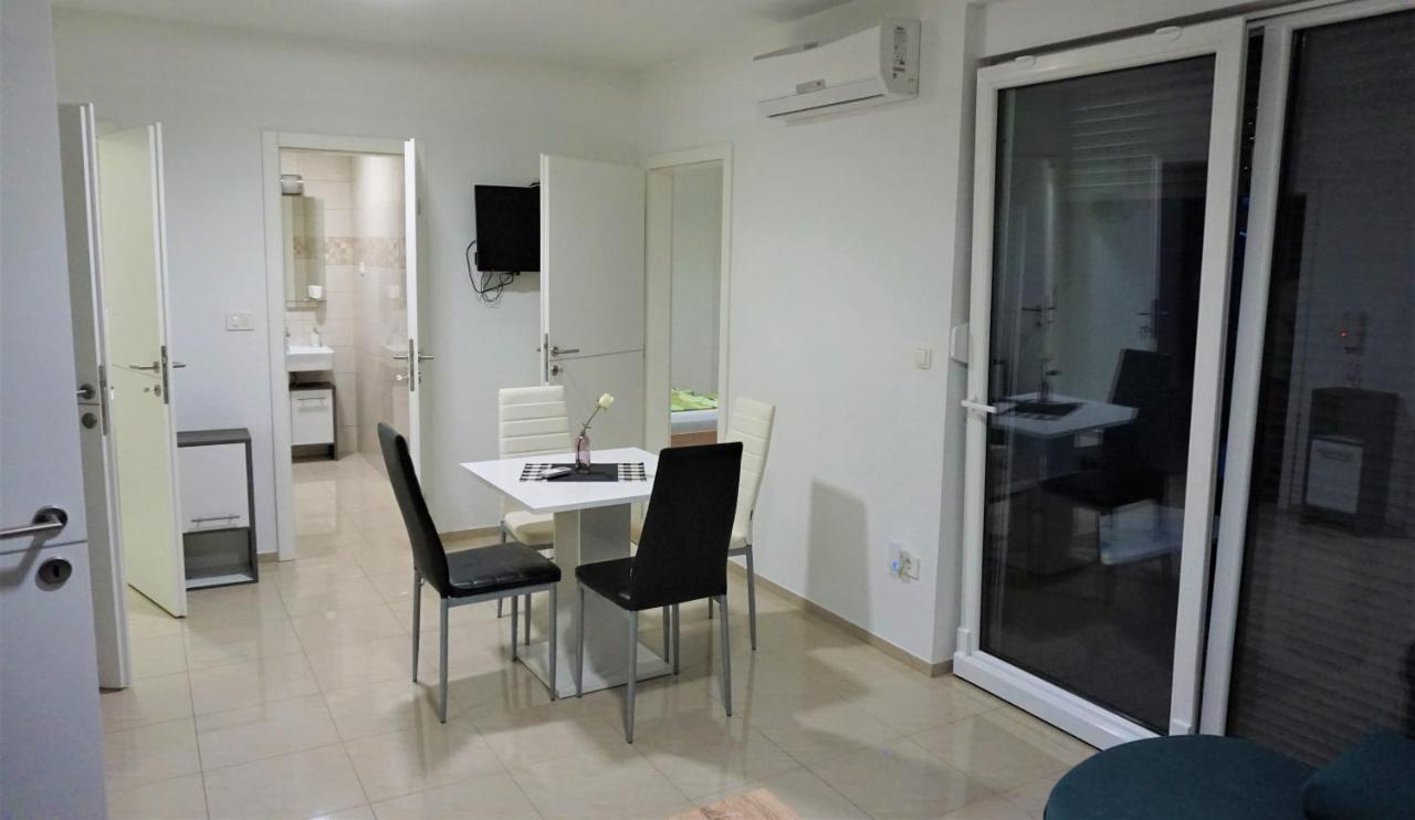 Apartmani Zaric Malinska Buitenkant foto