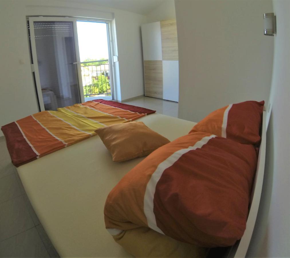 Apartmani Zaric Malinska Buitenkant foto