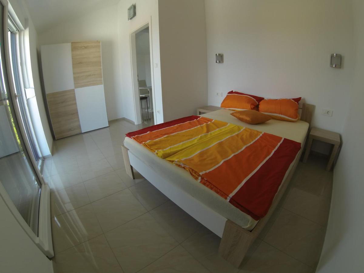 Apartmani Zaric Malinska Buitenkant foto