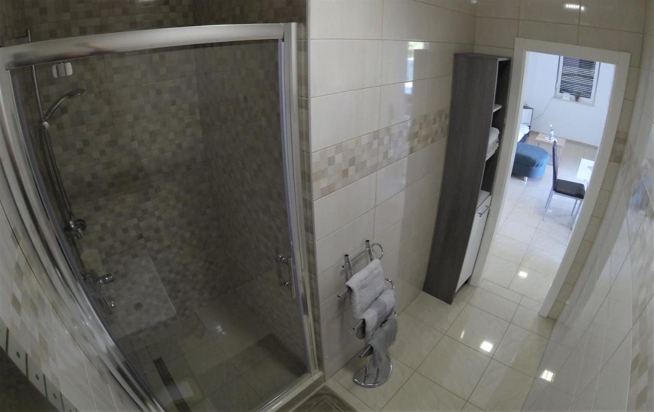 Apartmani Zaric Malinska Buitenkant foto
